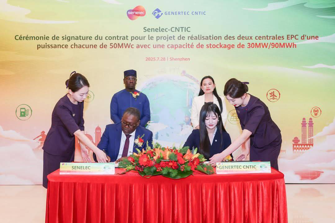 SENELEC signe deux contrats pour des centrales solaires avec la CNTIC en Chine