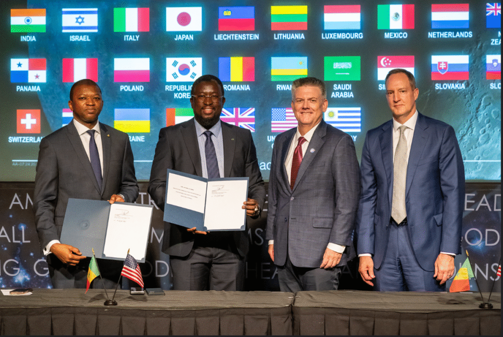Le Sénégal signe les Accords Artemis