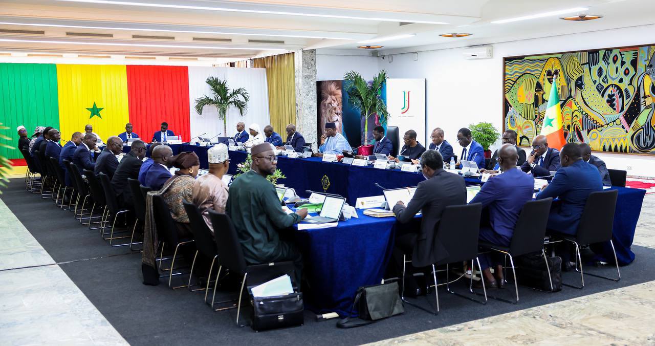 Conseil des ministres du 12 novembre 2025 : Le Bassirou Diomaye Faye réaffirme sa vision de souveraineté, de transformation et d’inclusion