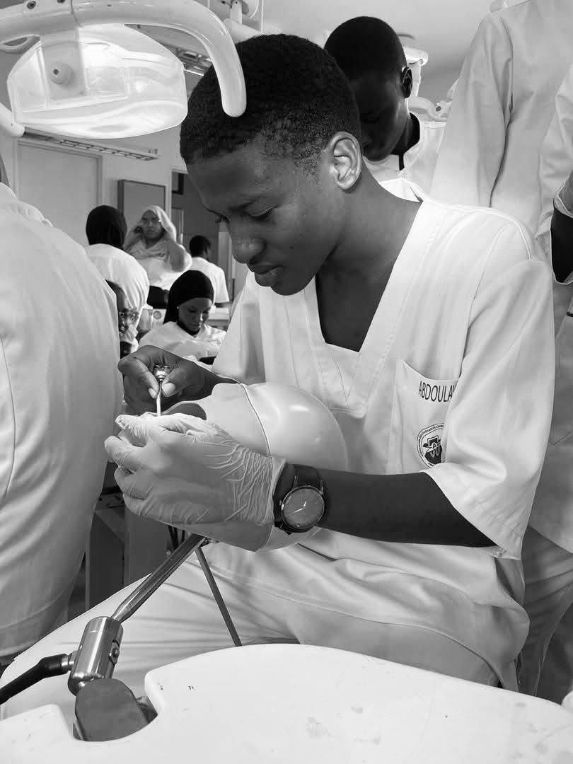 (Commentaire) – Une minute les yeux fermés : mettez-vous à la place de la mère d’Abdoulaye Bâ (Par Boubacar Kambel DIENG)