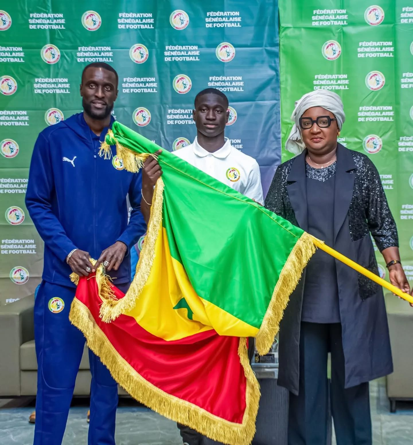LES 100 000 FRANCS DES CHAMPIONS D’AFRIQUE: POUR UNE RÉCOMPENSE QUI ÉDUQUE, STRUCTURE ET PROJETTE : RÉFLEXION SUR LA VALORISATION DES U15 CHAMPIONS D’AFRIQUE SCOLAIRE
