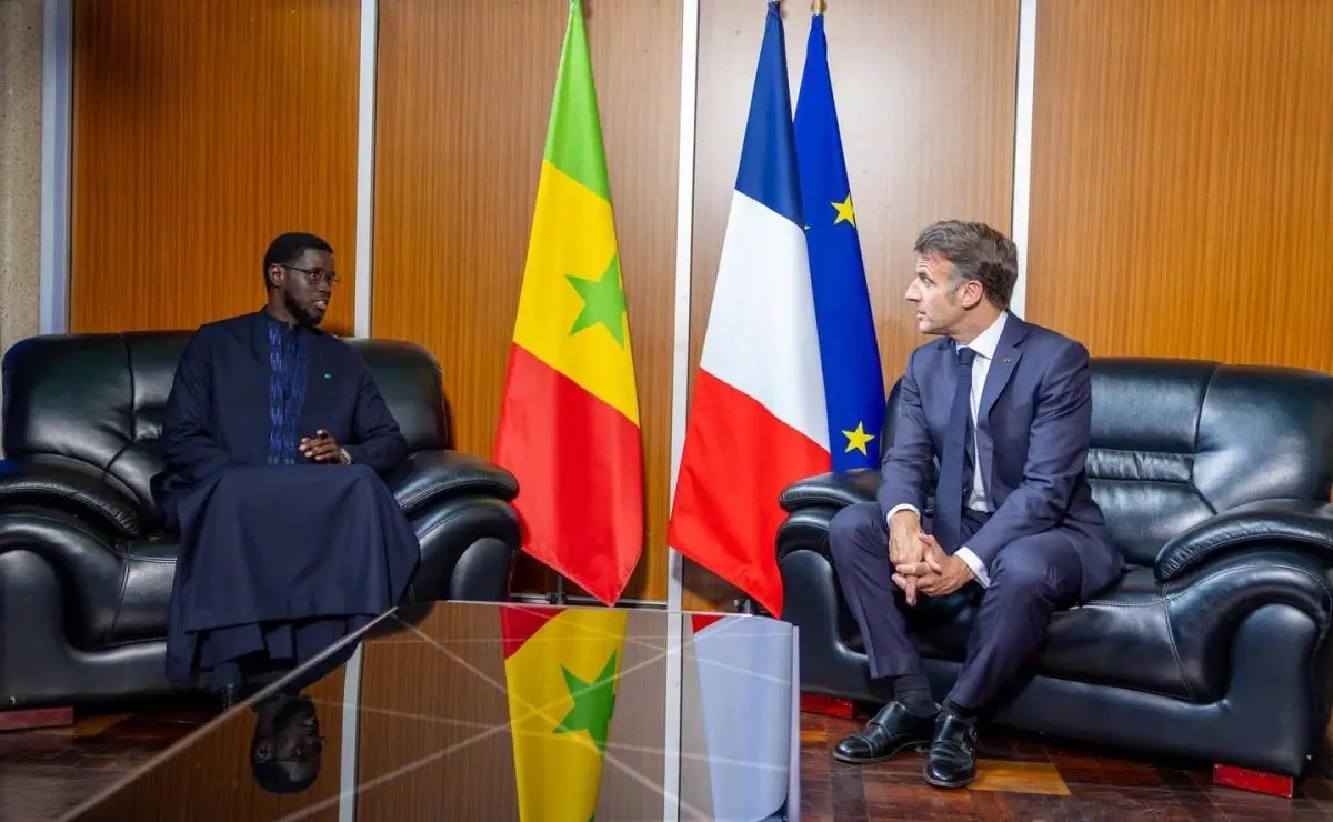 Sénégal–France : Bassirou Diomaye Faye et Emmanuel Macron échangent sur la coopération bilatérale à Nairobi