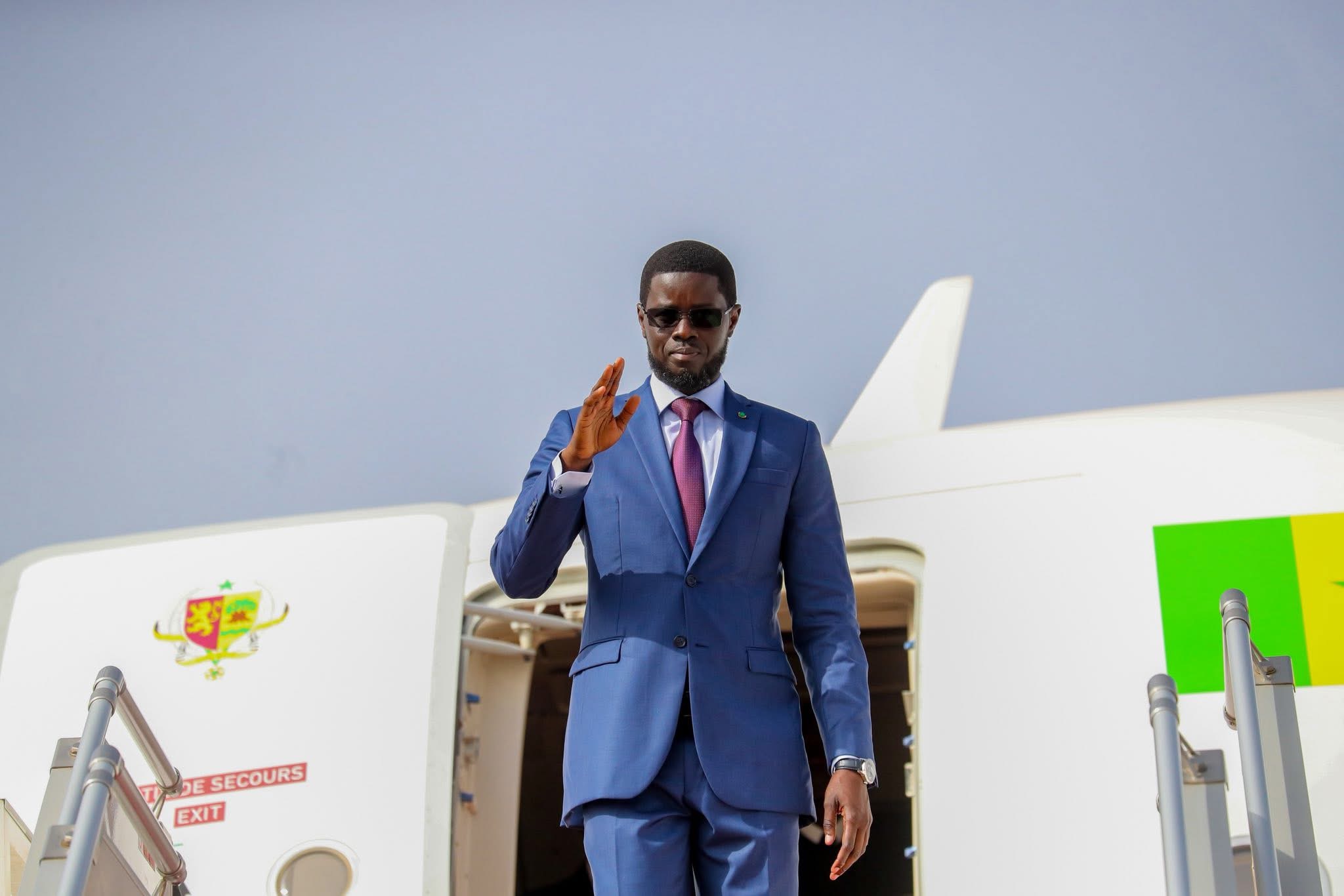 Visite de travail en Gambie : Diomaye Faye renforce l’axe Dakar-Banjul